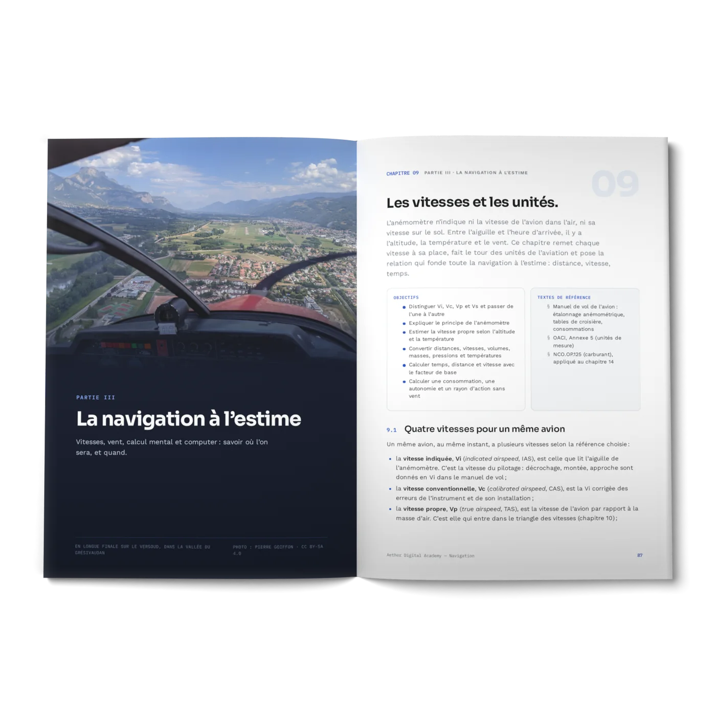Le livre ouvert sur la partie La navigation à l’estime et le chapitre Les vitesses et les unités